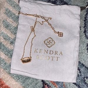 Kendra Scott necklace